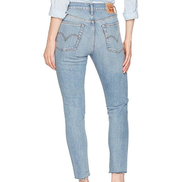 Levi's Wedgie Skinny button fly jean in light wash distressed size 28 raw hem‎ - Picture 2 of 16